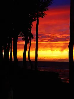 Cliffküste Sonnenuntergang - Nachglühen