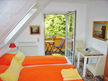 Doppelzimmer mit Balkon