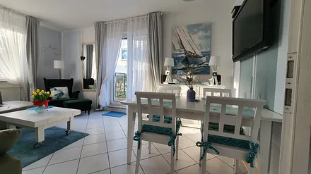 Wohnberreich mit Essecke, Doppelcouch ( ausziehbar ) TV, Stereoanlage,  Eingang z.Terrasse 