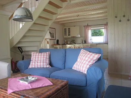 Blick vom Wohnbereich zur Küche