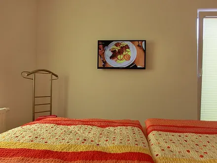 Fernsehen vom Bett aus