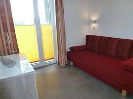 kleines Schlafzimmer mit Schlafcouch (1,60m breit)