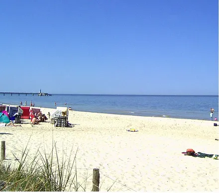 Strand Zinnowitz mit Blick auf die Seebrücke