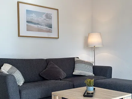 LESEN, FERNSEHEN UND ENTSPANNEN