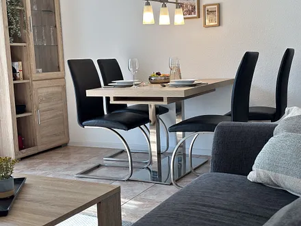 GEMEINSAMES ABENDESSEN