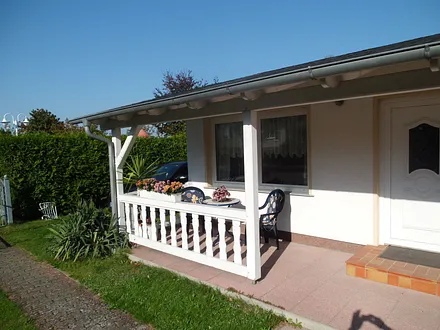 Terrasse mit Sitzmöglichkeit