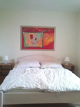 großzügiges Schlafzimmer