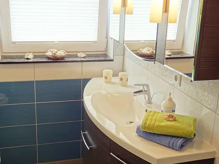 hochwertiges Bad im Haus OF