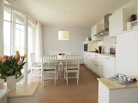Küche mit Eßtisch