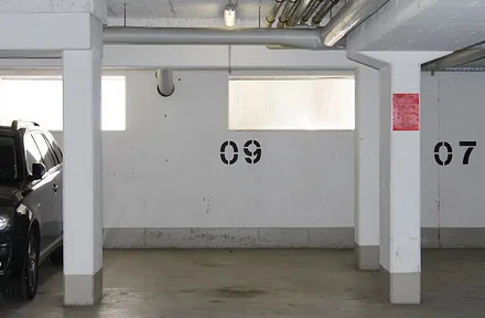 Zur Wohnung gehörender Stellplatz in der Tiefgarage