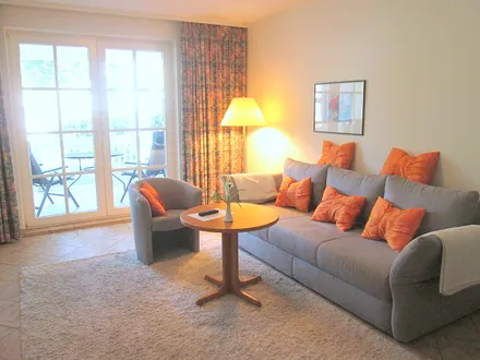 Wohnraum mit Balkon zur Ostsee