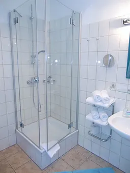 Bad, Echtglas-Duschkabine