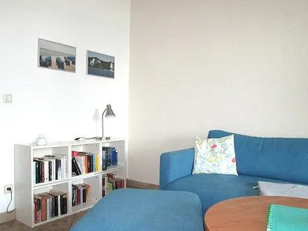 Kleine Bücherei mit Literatur - auch zum Tauschen -