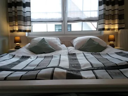 Schlafzimmer Giebelseite