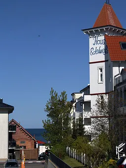 Hier im Bild der kleine Meerblick aus Ihrem Schlafzimmerfenster.