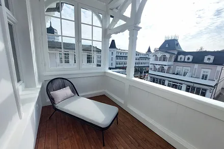 Herlich willkommen im Inselurlaub! Der große Balkon ist nach Südosten ausgerichtet und schaut ...