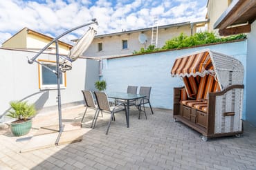 Sitzecke mit Strandkorb