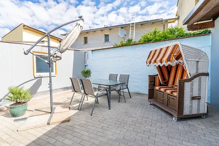 Sitzecke mit Strandkorb