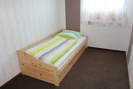 Schlafraum mit ausziehbaren Schlafbett für 2 Personen