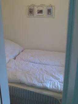 Separates Sclafzimmer mit Doppelbett