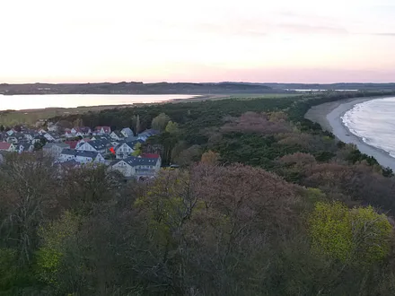 Blick vom Lotsenturm auf Haus und Umgebung
