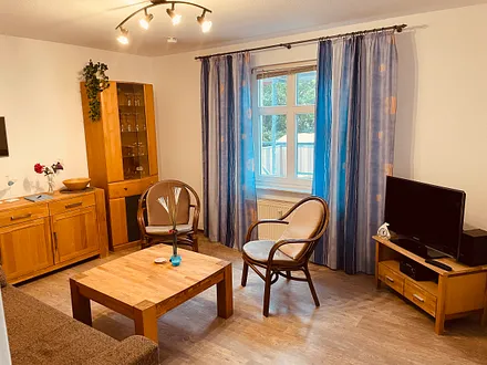 Wohnzimmer mit TV und WLan