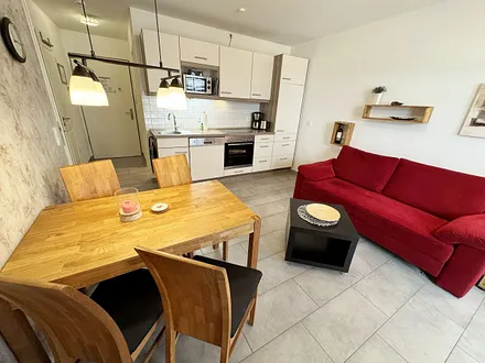 kombinierter Wohn-/Koch- und Essbereich