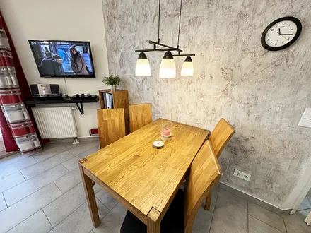 Esstisch mit Stühlen