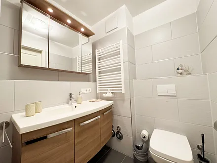 Badezimmer mit Dusche