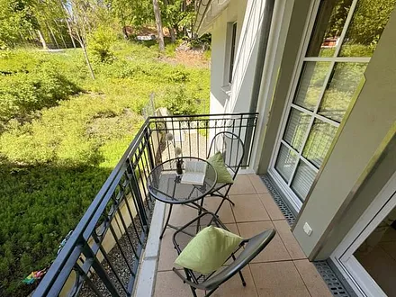 bestuhlter Balkon (Nord/West - Richtung Kiefern)