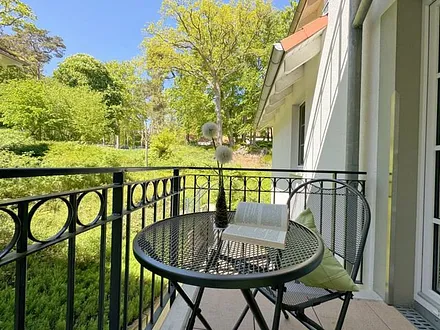 bestuhlter Balkon (Nord/West - Richtung Kiefern)