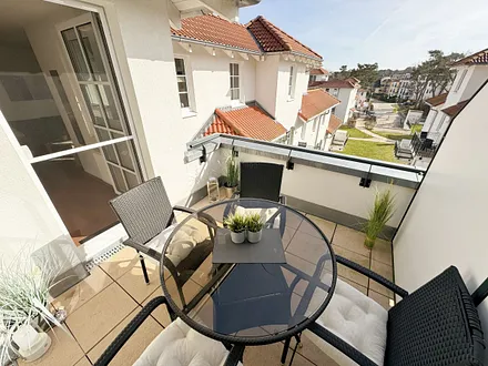 Balkon mit Blick zum Haupteingang