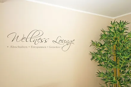 Wellnessbereich mit Innenpool (8 m x 4 m - 1,30 m tief), Sauna und Ruheraum im Haupthaus A inklusive