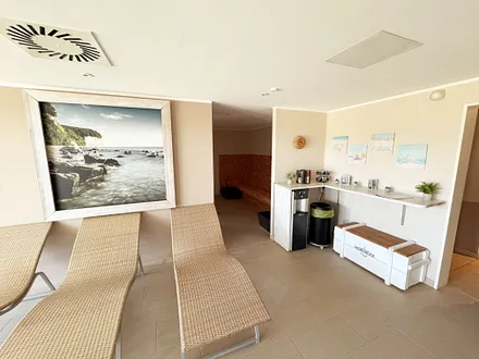 Wellnessbereich mit Liegen