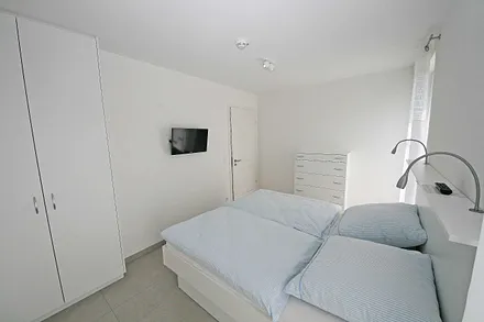 1. Schlafzimmer mit Kleiderschrank