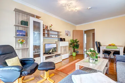 Wohnzimmer mit Essplatz