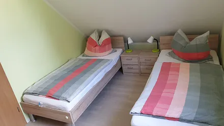 Schlafen 2 / Einzelbetten / Dachgeschoss