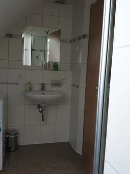 Bad 2 / Dachgeschoss