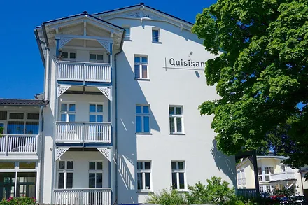 Haus Quisisana in Rügener Bäderarchitektur , Links unten einer unserer zwei Balkone