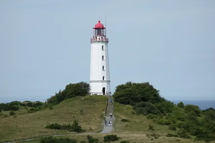 Für Tagesausflüge bietet sich die nahe gelegene Insel Hiddensee an.