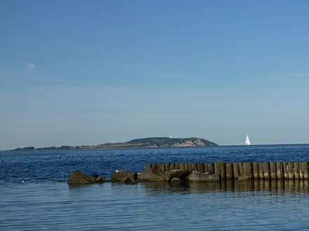 Blick auf die Nachbarinsel Hiddensee ca.150 m von der Ferienwohnung entfernt