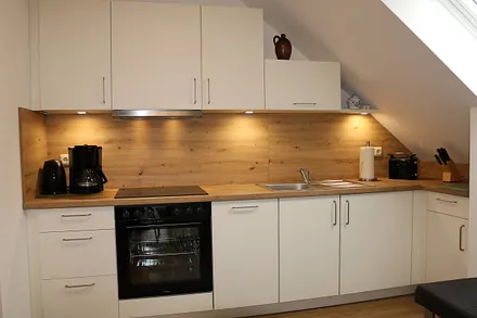 Komplette Küche mit Backofen, Geschirrspüler, ...