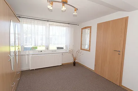 Großer Schrank im Schlafzimmer