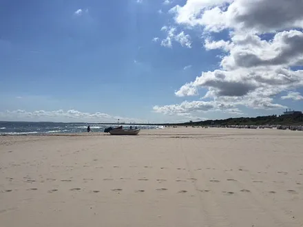 weitläufiger Strand