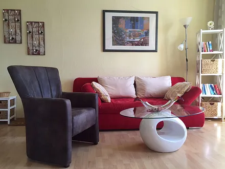 Wohnzimmercouch und Sessel