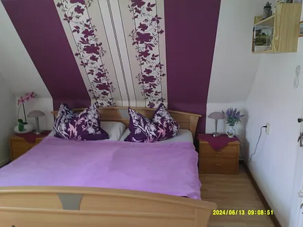 2.Schlafzimmer mit Doppelbett