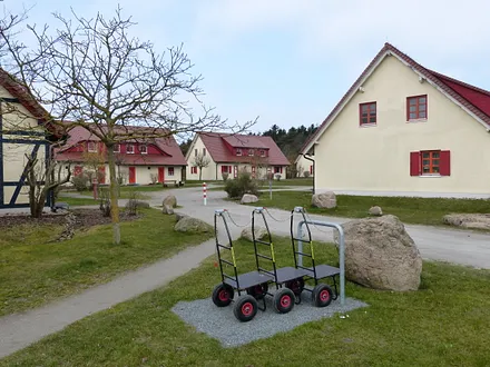 Kofferwagen am Parkplatz
