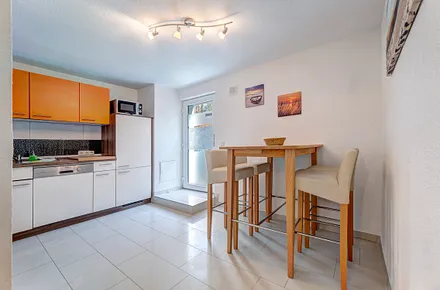 Essplatz, Küchenbereich und Eingangsbereich