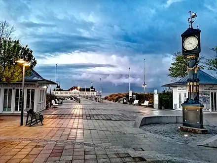 Vorplatz und Ahlbecker Seebrücke