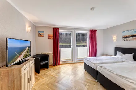 Schlafzimmer 2 mit Flat-TV